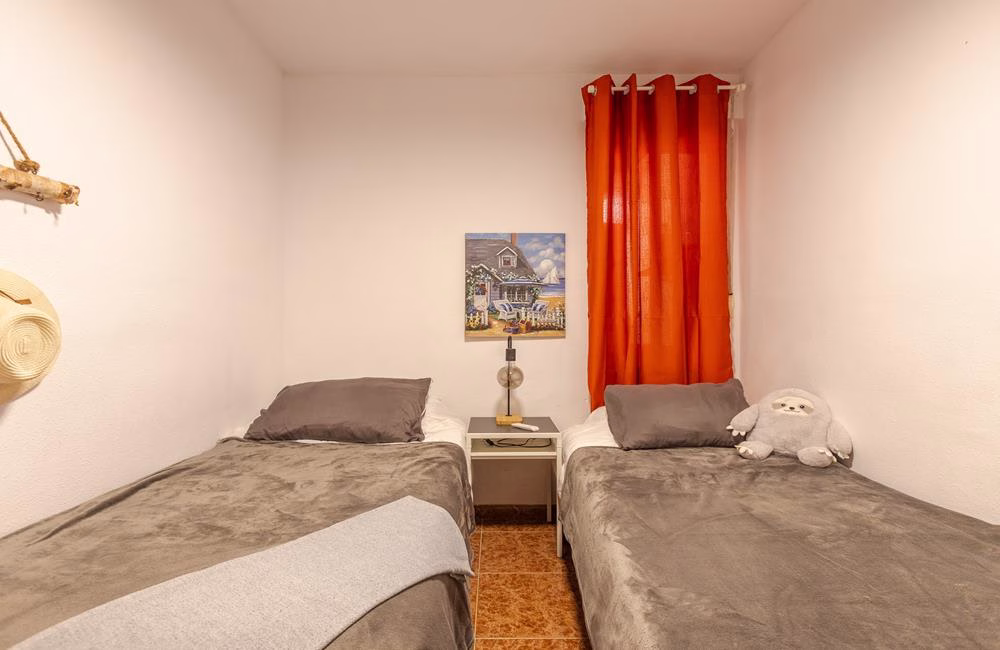 Ref: WL1142 — TORREVIEJA – 2 Bedrooms Top Floor Apartment with Glazed-In Terrace and Solarium. | White Villas in Spain WhiteVillasInSpain10 30