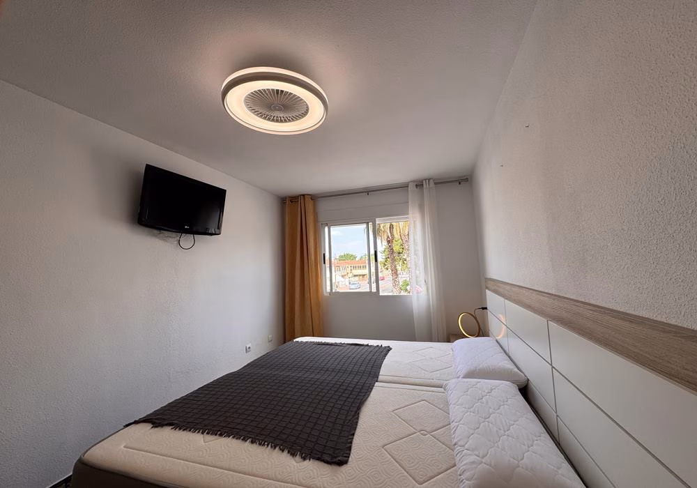 Ref: WTi3212 — TORREVIEJA (Naufragos Beach area) – 3 Bedrooms Apartment on 1st Floor with comm. Pool in Gated Residential, 100m to the Beach | White Villas in Spain WhiteVillasInSpain10 8