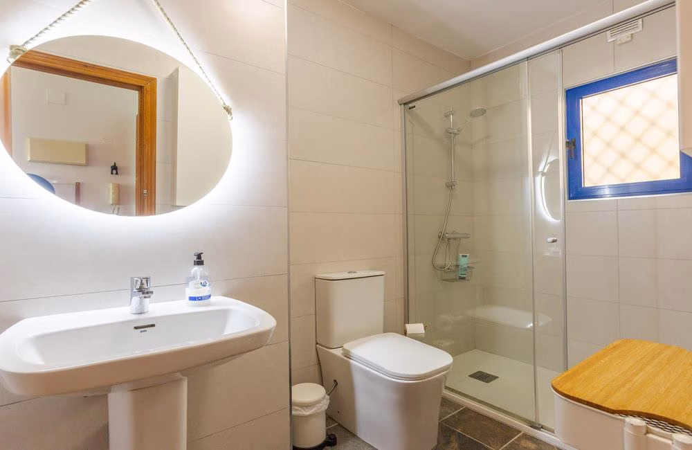 Ref: WL1142 — TORREVIEJA – 2 Bedrooms Top Floor Apartment with Glazed-In Terrace and Solarium. | White Villas in Spain WhiteVillasInSpain11 29