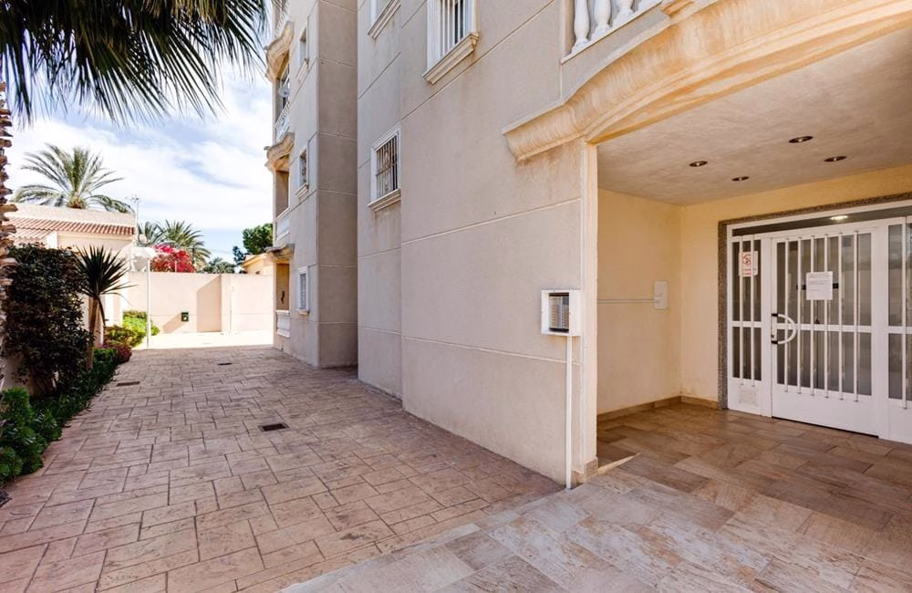 Ref: WM21044 — TORREVIEJA – 2 Bedrooms Apartment on 6th Floor with Lift, comm. Pool and Sea Views Terrace. | White Villas in Spain WhiteVillasInSpain12 26
