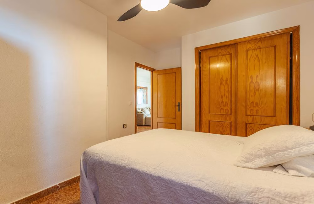 Ref: WL1142 — TORREVIEJA – 2 Bedrooms Top Floor Apartment with Glazed-In Terrace and Solarium. | White Villas in Spain WhiteVillasInSpain12 30