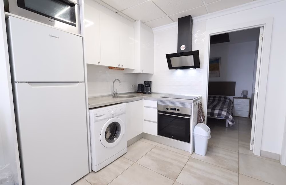 Ref: WIH3056 — TORREVIEJA – 3 Bedrooms Renovated Bungalow with comm. Pool, Parking and Solarium. | White Villas in Spain WhiteVillasInSpain13 28