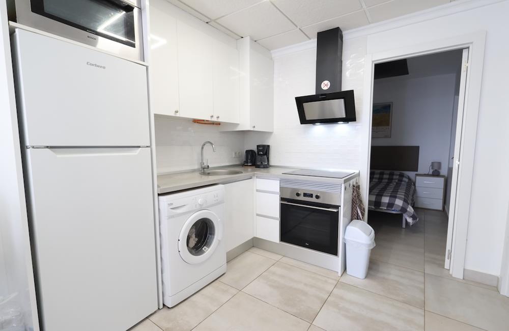 Ref: WIH3056 — TORREVIEJA – 3 Bedrooms Renovated Bungalow with comm. Pool, Parking and Solarium. | White Villas in Spain WhiteVillasInSpain13 28