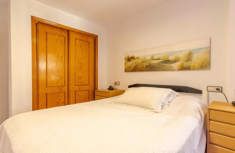 Ref: WL1142 — TORREVIEJA – 2 Bedrooms Top Floor Apartment with Glazed-In Terrace and Solarium. | White Villas in Spain WhiteVillasInSpain13 30