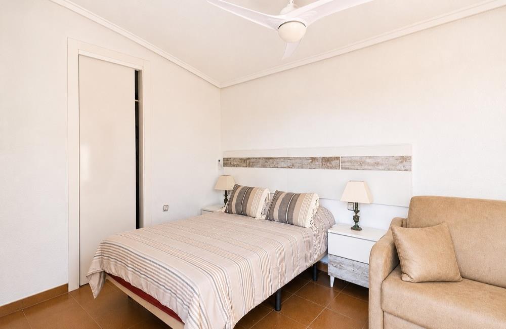 Ref: WTi2104 — TORREVIEJA – 2 Bedrooms Renovated Top Floor Apartment with Dual Terraces and patio, 250m to the Beach. | White Villas in Spain WhiteVillasInSpain14 19