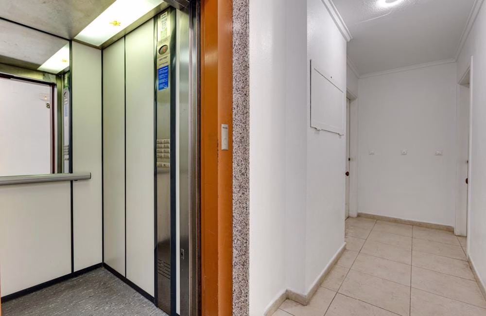 Ref: WM21044 — TORREVIEJA – 2 Bedrooms Apartment on 6th Floor with Lift, comm. Pool and Sea Views Terrace. | White Villas in Spain WhiteVillasInSpain14 25