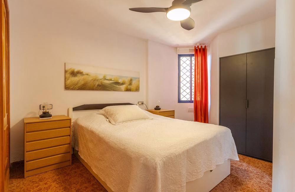 Ref: WL1142 — TORREVIEJA – 2 Bedrooms Top Floor Apartment with Glazed-In Terrace and Solarium. | White Villas in Spain WhiteVillasInSpain14 29