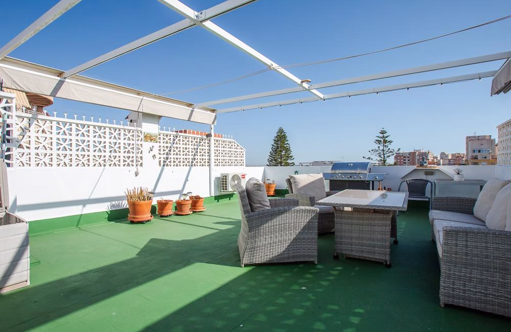 Ref: WL1142 — TORREVIEJA – 2 Bedrooms Top Floor Apartment with Glazed-In Terrace and Solarium. | White Villas in Spain WhiteVillasInSpain17 28