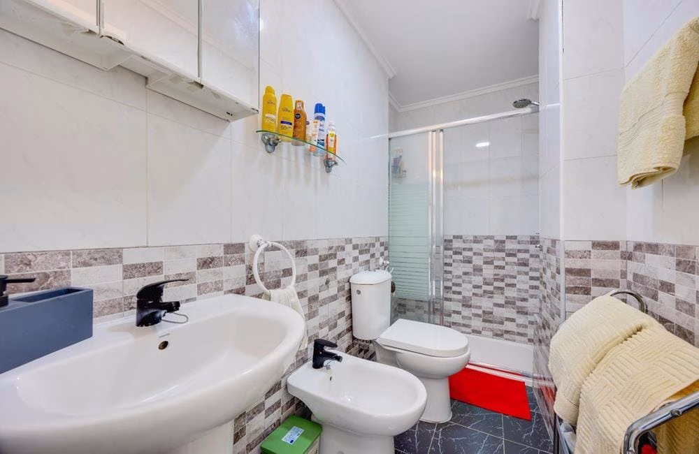 Ref: WM21044 — TORREVIEJA – 2 Bedrooms Apartment on 6th Floor with Lift, comm. Pool and Sea Views Terrace. | White Villas in Spain WhiteVillasInSpain22 20