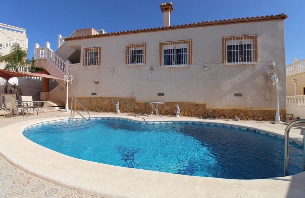Ref: WV2621 — SAN MIGUEL de SALINAS – 3 Bedrooms Detached Villa with Pool, Garage, Solarium and Car. | White Villas in Spain WhiteVillasInSpain23 15