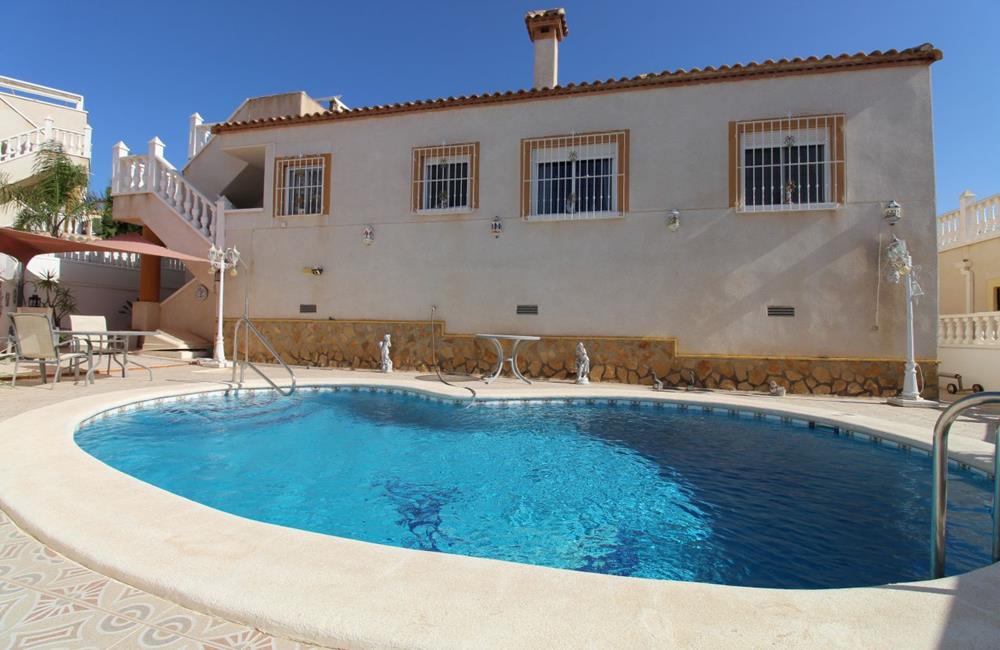 Ref: WV2621 — SAN MIGUEL de SALINAS – 3 Bedrooms Detached Villa with Pool, Garage, Solarium and Car. | White Villas in Spain WhiteVillasInSpain23 15
