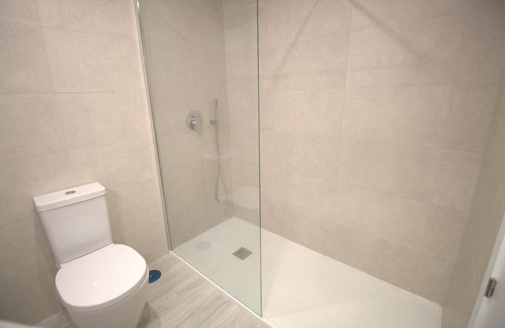 Ref: WV2622 — PLAYA FLAMENCA – 2 Bedrooms PentHouse with comm. Pool, Terrace, Solarium and Parking. | White Villas in Spain WhiteVillasInSpain23 18