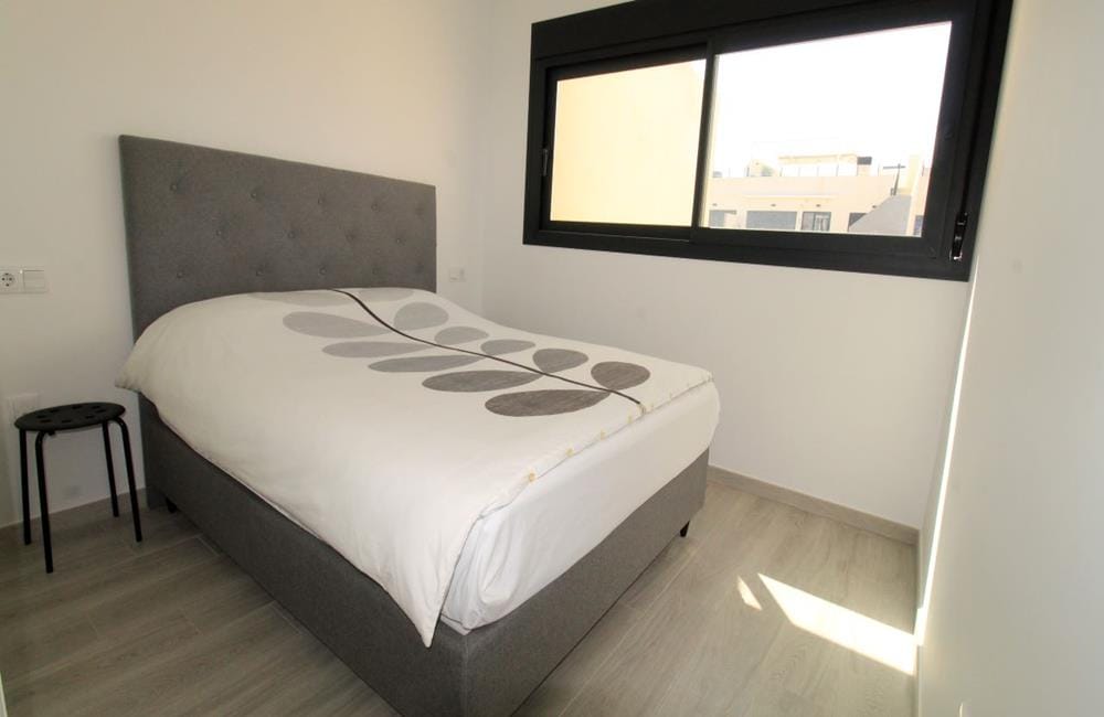 Ref: WV2622 — PLAYA FLAMENCA – 2 Bedrooms PentHouse with comm. Pool, Terrace, Solarium and Parking. | White Villas in Spain WhiteVillasInSpain26 15
