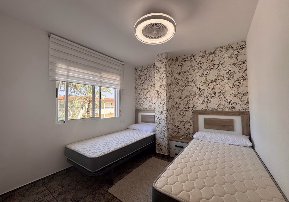 Ref: WTi3212 — TORREVIEJA (Naufragos Beach area) – 3 Bedrooms Apartment on 1st Floor with comm. Pool in Gated Residential, 100m to the Beach | White Villas in Spain WhiteVillasInSpain28 4