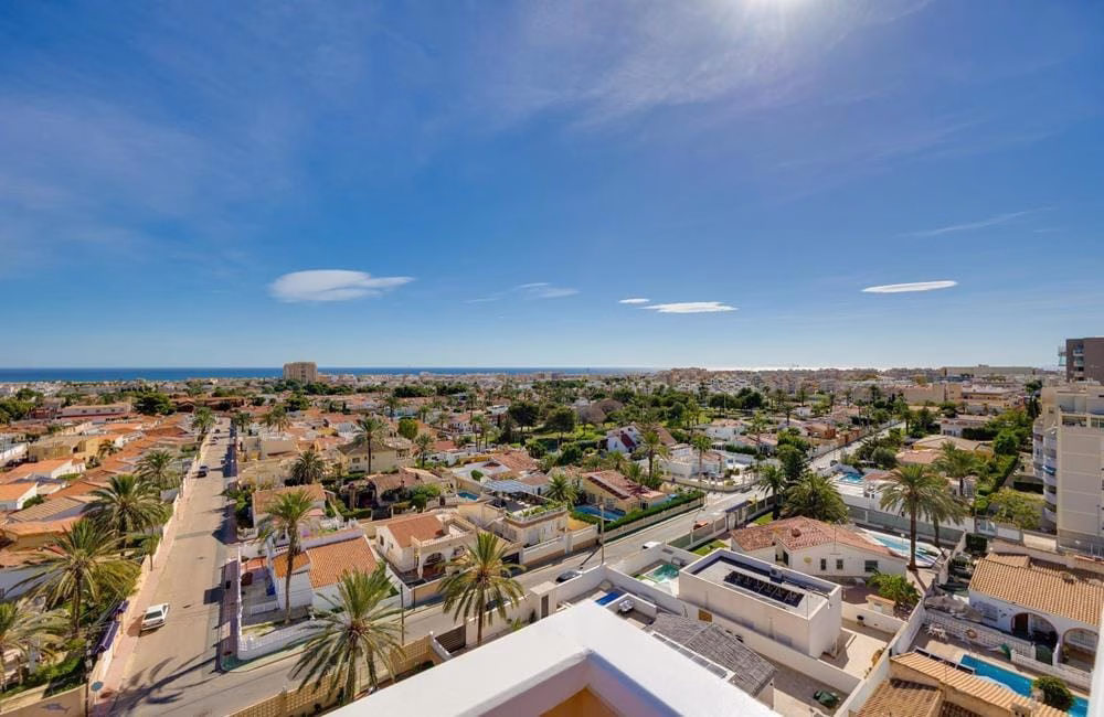 Ref: WM21044 — TORREVIEJA – 2 Bedrooms Apartment on 6th Floor with Lift, comm. Pool and Sea Views Terrace. | White Villas in Spain WhiteVillasInSpain35 7