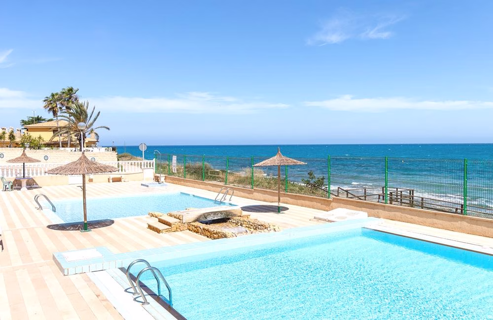Ref: WS5426 — TORRE LA MATA (Torrevieja) – 2 Bedrooms Apartment on 3rd Floor with comm. Pool, Terrace and Sea Views, 100m to Beach. | White Villas in Spain WhiteVillasInSpain40 5