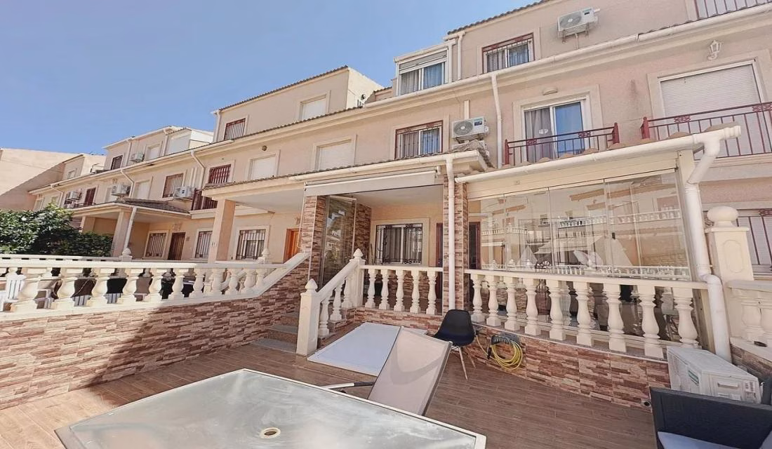 Ref: WTi3121 — PLAYA FLAMENCA – 3 Bedrooms TownHouse with comm. Pool, Glazed-in Terrace and Parking. | White Villas in Spain 3 Bedrooms TownHouse with comm. Pool, Glazed-in Terrace and Parking - PLAYA FLAMENCA