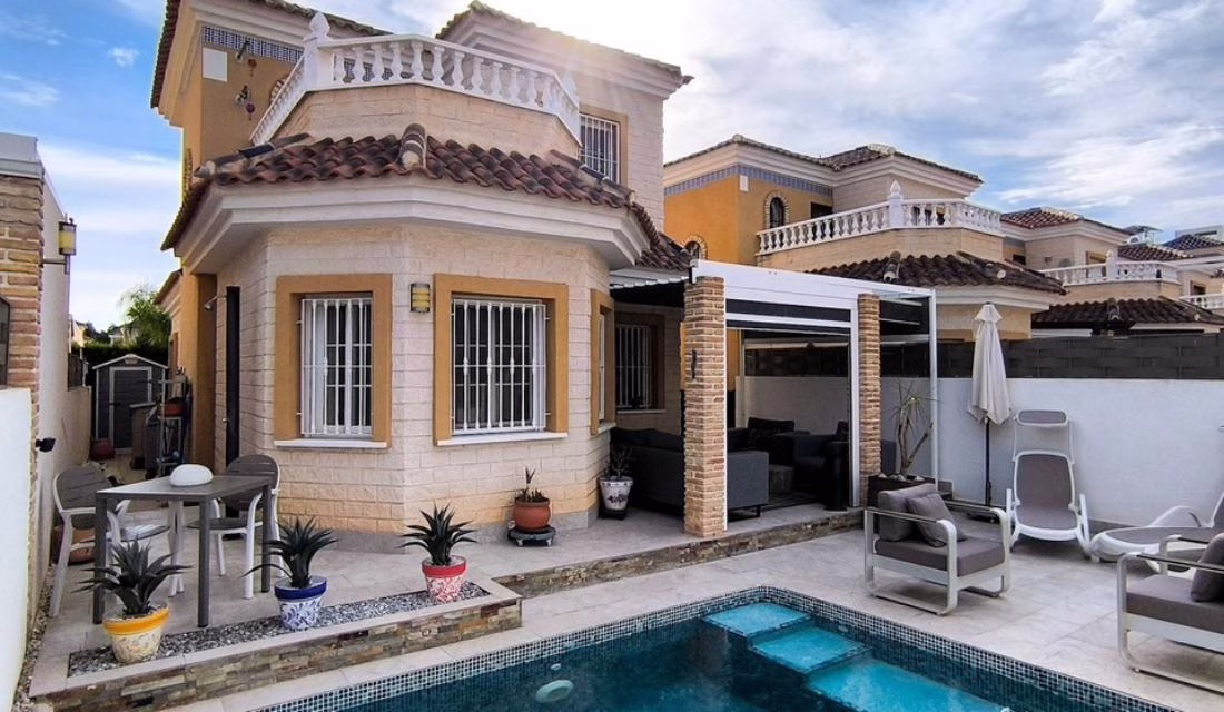 Index | White Villas in Spain 2 Bedrooms Detached Villa with Heated Pool, Solarium and comm. Pool - EL RASO - GUARDAMAR