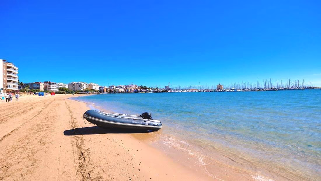 Ref: WM20637 — TORREVIEJA (Acequion BeachFront) – 2 Bedrooms Renovated Ground-Floor Beach Apartment with Sea views Terrace. | White Villas in Spain WhiteVillasInSpain01 12