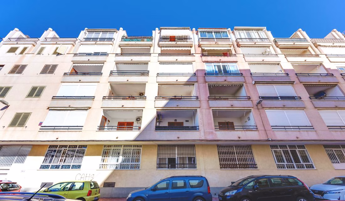 Ref: WS5444 — TORREVIEJA (El Cura Beach) – 1 Bedroom Apartment on 3rd Floor with comm. Pool and Lift Access, 500m to the Beach. | White Villas in Spain 1 Bedroom Apartment on 3rd Floor with comm. Pool and Lift Access, 500m to the Beach - TORREVIEJA - EL CURA BEACH