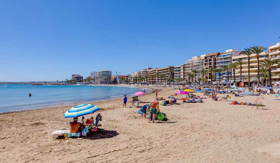 Ref: WM21043 — TORREVIEJA – 3 Bedrooms Ground Floor Apartment, 75m to the Beach | White Villas in Spain 3 Bedrooms Ground Floor Apartment, 75m to the Beach - TORREVIEJA - EL CURA BEACH