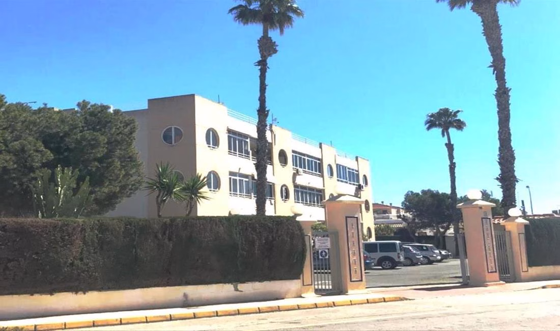 Ref: WSL1615 — LA SIESTA (Torrevieja) – 3 Bedrooms Apartment on 3rd Floor with comm. Pool, Terrace and Off-Road Parking | White Villas in Spain 3 Bedrooms Apartment on 3rd Floor with comm. Pool, Terrace and Off-Road Parking_LA SIESTA_TORREVIEJA