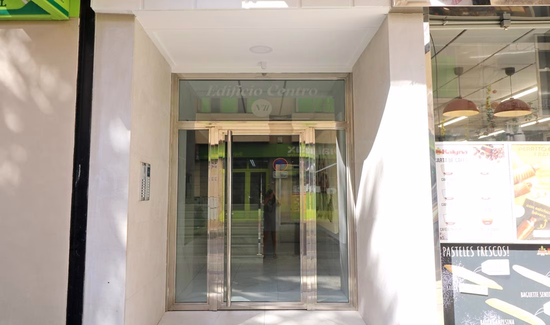 Ref: WPR1921 — TORREVIEJA (Harbour side) – 3 Bedrooms Apartment on 4th Floor with Lift Access and Terrace, 150m from the Harbour | White Villas in Spain WhiteVillasInSpain02 10