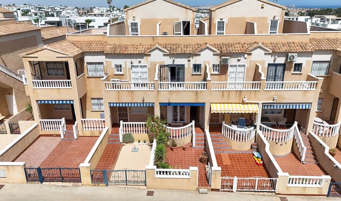 Index | White Villas in Spain 2 Bedrooms Town-House with comm. Pool, Parking, Terrace and Solarium - LA FLORIDA - ORIHUELA COSTA
