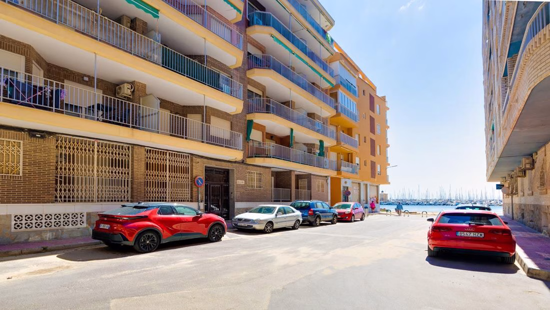 Ref: WM20637 — TORREVIEJA (Acequion BeachFront) – 2 Bedrooms Renovated Ground-Floor Beach Apartment with Sea views Terrace. | White Villas in Spain WhiteVillasInSpain03 12
