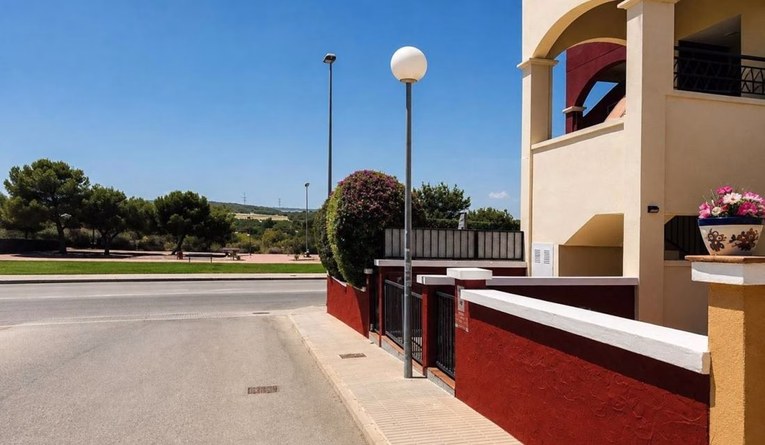 Ref: WIH3043 — LOS ALTOS (Orihuela Costa) – 2 Bedrooms Ground-Floor Apartment with comm. Pool, Terrace and Parking | White Villas in Spain Ref: WIH3043 -- LOS ALTOS (Orihuela Costa) - 2 Bedrooms Ground-Floor Apartment with comm. Pool, Terrace and Parking - Image 4