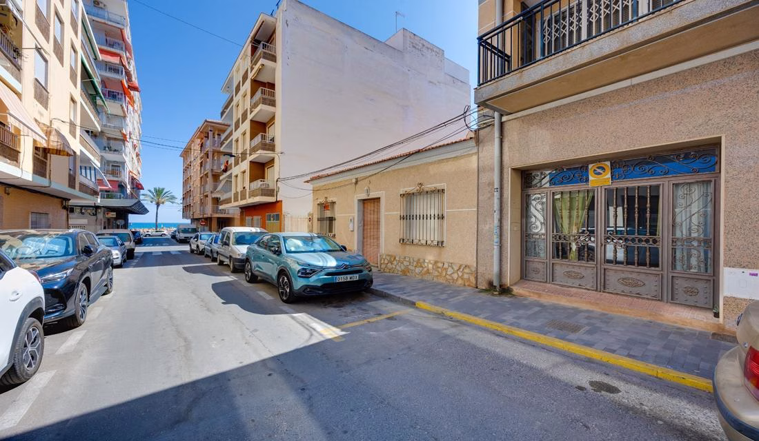 Ref: WM21043 — TORREVIEJA – 3 Bedrooms Ground Floor Apartment, 75m to the Beach | White Villas in Spain Ref: WM21043 -- TORREVIEJA - 3 Bedrooms Ground Floor Apartment, 75m to the Beach - Image 4