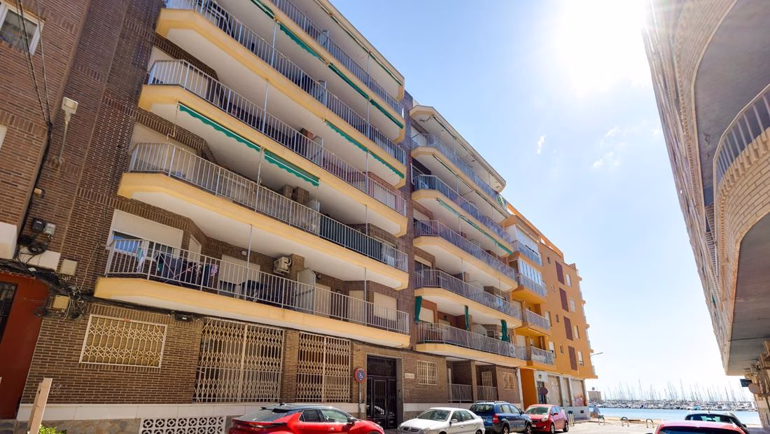 Ref: WM20637 — TORREVIEJA (Acequion BeachFront) – 2 Bedrooms Renovated Ground-Floor Beach Apartment with Sea views Terrace. | White Villas in Spain WhiteVillasInSpain04 12