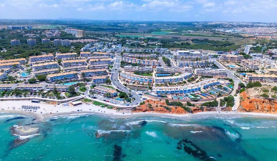Index | White Villas in Spain 3 Bedrooms Terraced Town House with Private Pool, comm. Pool Underground Parking and Solarium - CAMPOAMOR