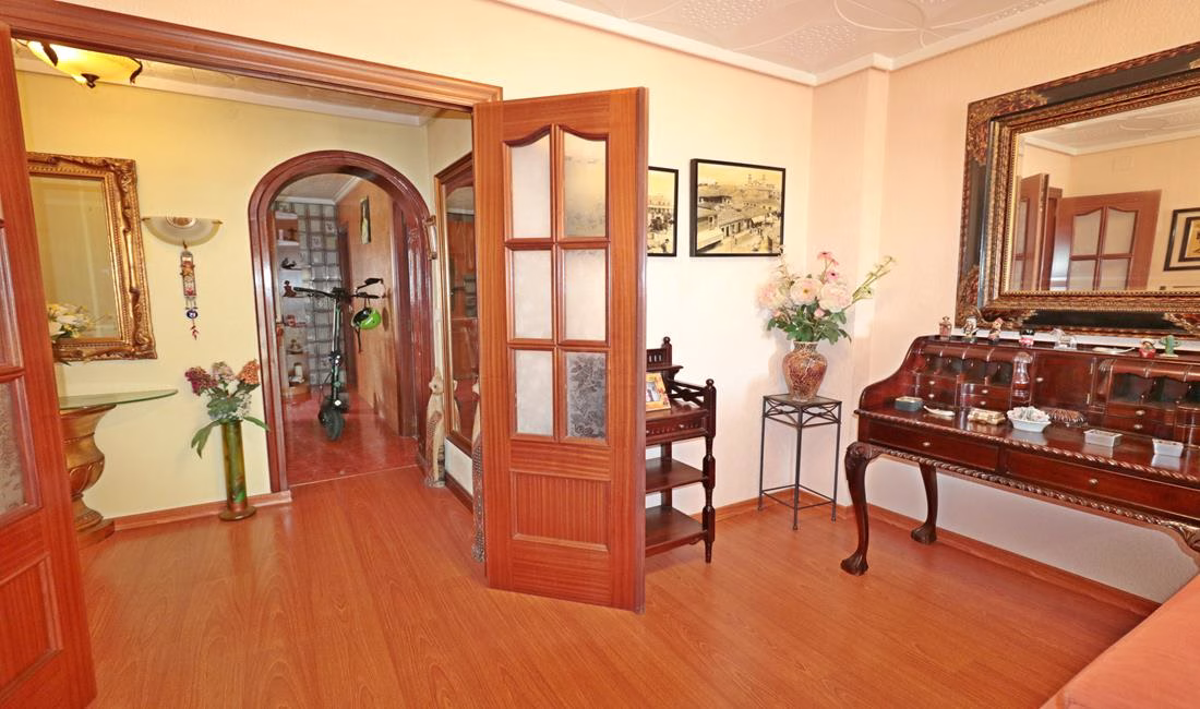 Ref: WPR1921 — TORREVIEJA (Harbour side) – 3 Bedrooms Apartment on 4th Floor with Lift Access and Terrace, 150m from the Harbour | White Villas in Spain WhiteVillasInSpain05 10