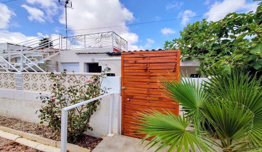 Ref: WIH3019 — TORREVIEJA (El Chaparral) – 1 Bedroom Renovated Bungalow with Terrace and Solarium. | White Villas in Spain Ref: WIH3019 -- TORREVIEJA (El Chaparral) - 1 Bedroom Renovated Bungalow with Terrace and Solarium. - Image 6