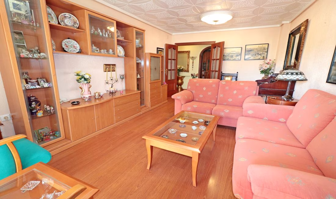 Ref: WPR1921 — TORREVIEJA (Harbour side) – 3 Bedrooms Apartment on 4th Floor with Lift Access and Terrace, 150m from the Harbour | White Villas in Spain WhiteVillasInSpain06 10