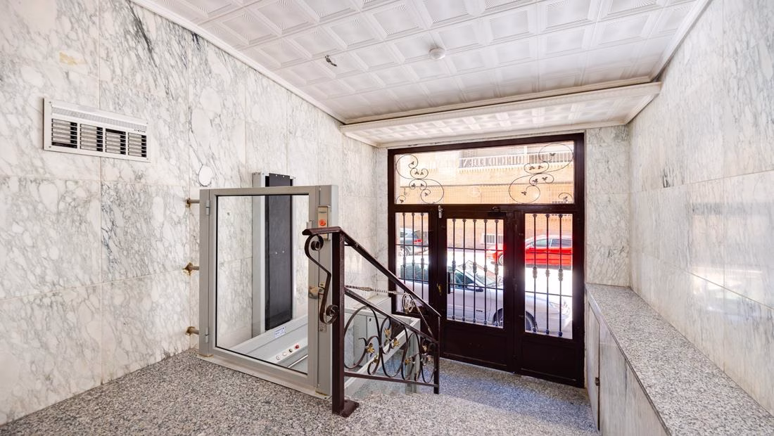Ref: WM20637 — TORREVIEJA (Acequion BeachFront) – 2 Bedrooms Renovated Ground-Floor Beach Apartment with Sea views Terrace. | White Villas in Spain WhiteVillasInSpain06 12