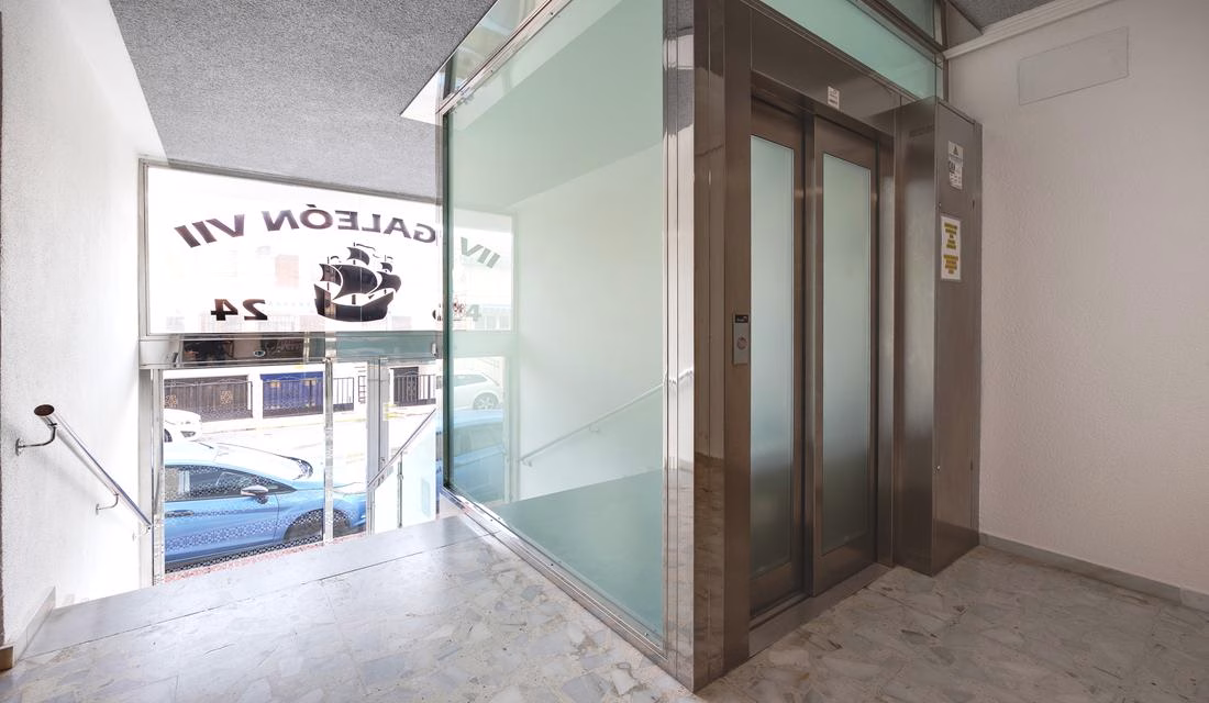 Ref: WS5444 — TORREVIEJA (El Cura Beach) – 1 Bedroom Apartment on 3rd Floor with comm. Pool and Lift Access, 500m to the Beach. | White Villas in Spain Ref: WS5444 -- TORREVIEJA (El Cura Beach) - 1 Bedroom Apartment on 3rd Floor with comm. Pool and Lift Access, 500m to the Beach. - Image 7
