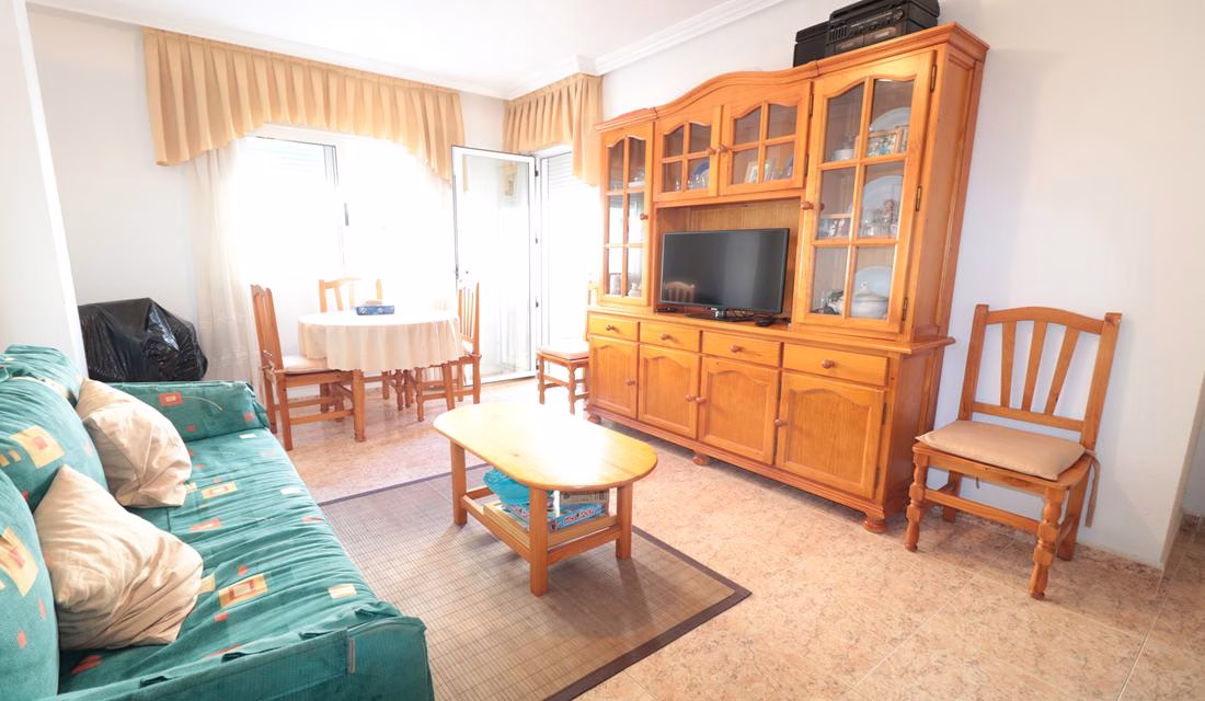 Index | White Villas in Spain 2 Bedrooms Apartment on 3rd Floor with Terrace and Lift, 100m to Beach - TORREVIEJA