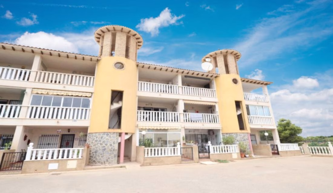 Ref: WIH3050 — LA ZENIA (Orihuela Costa) – 2 Bedrooms Apartment on 1st Floor (NO Lift) with Terrace, comm. Pool and Off-road Parking. | White Villas in Spain Ref: WIH3050 -- LA ZENIA (Orihuela Costa) - 2 Bedrooms Apartment on 1st Floor (NO Lift) with Terrace, comm. Pool and Off-road Parking. - Image 6