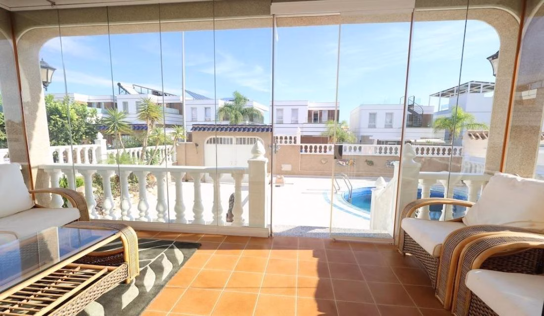 Ref: WIH3073 — LAS FILIPINAS (Orihuela Costa) – 3 Bedrooms Villa with Pool, Off-road Parking and Solarium. | White Villas in Spain Ref: WIH3073 -- LAS FILIPINAS (Orihuela Costa) - 3 Bedrooms Villa with Pool, Off-road Parking and Solarium. - Image 8