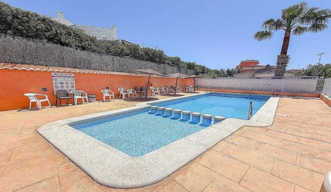 Ref: WTi3121 — PLAYA FLAMENCA – 3 Bedrooms TownHouse with comm. Pool, Glazed-in Terrace and Parking. | White Villas in Spain Ref: WTi3121 -- PLAYA FLAMENCA - 3 Bedrooms TownHouse with comm. Pool, Glazed-in Terrace and Parking. - Image 8
