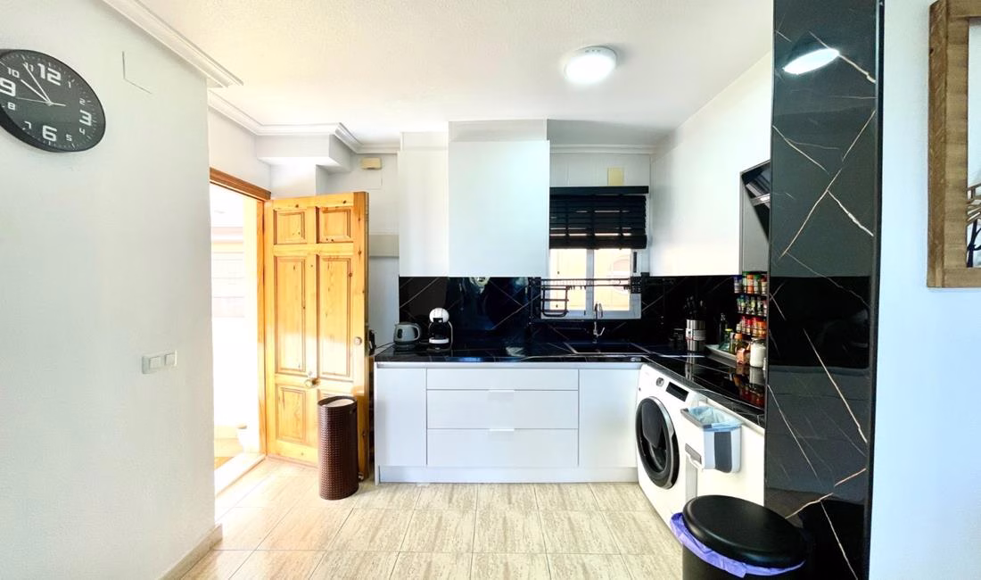 Ref: WSL1615 — LA SIESTA (Torrevieja) – 3 Bedrooms Apartment on 3rd Floor with comm. Pool, Terrace and Off-Road Parking | White Villas in Spain WhiteVillasInSpain07 6