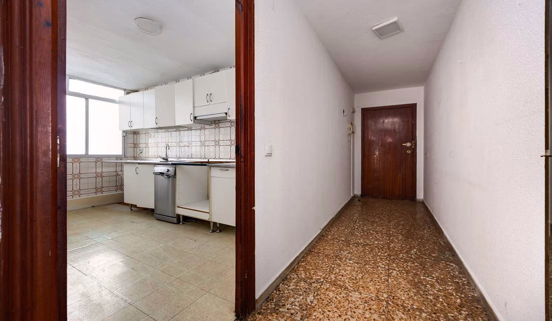 Ref: WS5441 — TORREVIEJA (Acequion Beach) – 3 Bedrooms Apartment on 3rd Floor with Lift Access and Terrace, 100m to the Beach. | White Villas in Spain Ref: WS5441 -- TORREVIEJA (Acequion Beach) - 3 Bedrooms Apartment on 3rd Floor with Lift Access and Terrace, 100m to the Beach. - Image 9