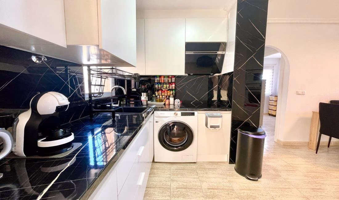 Ref: WSL1615 — LA SIESTA (Torrevieja) – 3 Bedrooms Apartment on 3rd Floor with comm. Pool, Terrace and Off-Road Parking | White Villas in Spain WhiteVillasInSpain08 6