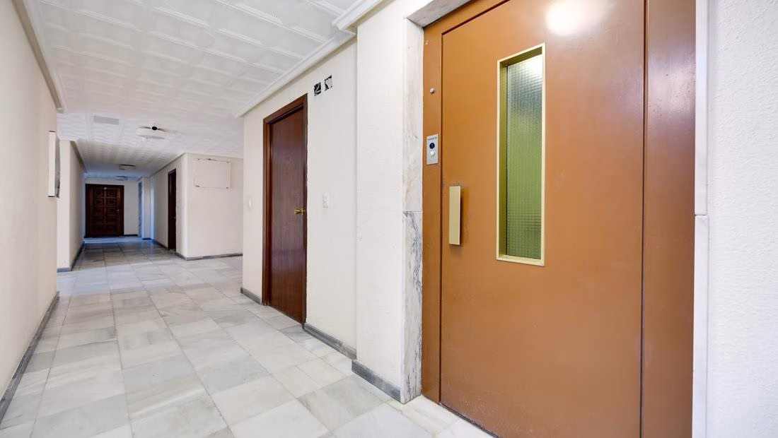 Ref: WM20637 — TORREVIEJA (Acequion BeachFront) – 2 Bedrooms Renovated Ground-Floor Beach Apartment with Sea views Terrace. | White Villas in Spain WhiteVillasInSpain09 12