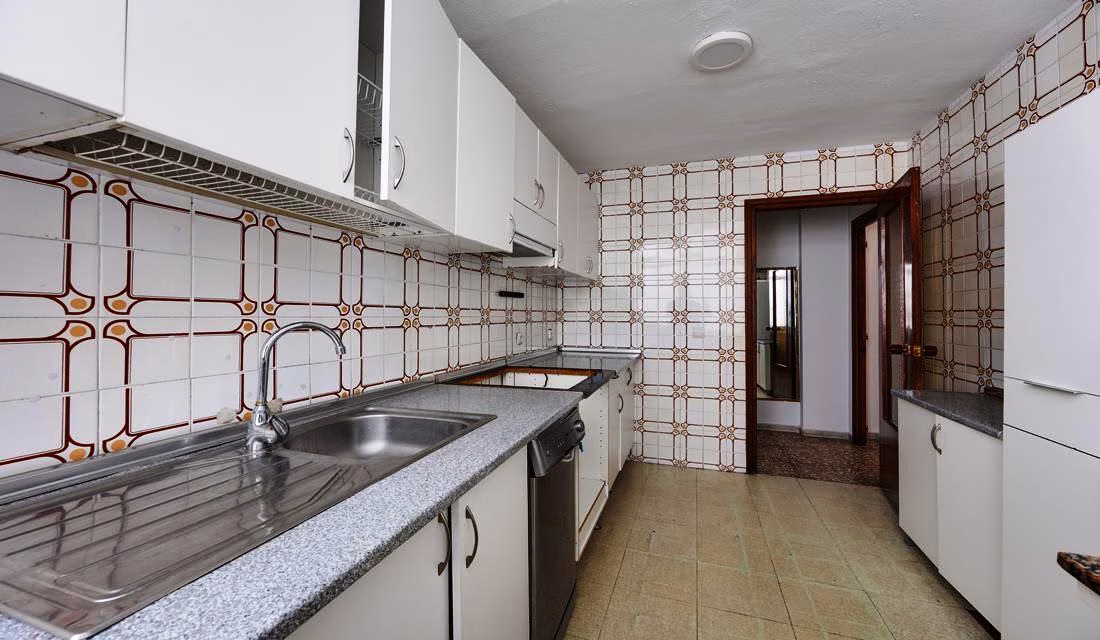Ref: WS5441 — TORREVIEJA (Acequion Beach) – 3 Bedrooms Apartment on 3rd Floor with Lift Access and Terrace, 100m to the Beach. | White Villas in Spain Ref: WS5441 -- TORREVIEJA (Acequion Beach) - 3 Bedrooms Apartment on 3rd Floor with Lift Access and Terrace, 100m to the Beach. - Image 10