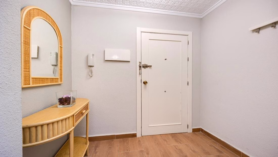 Ref: WM20637 — TORREVIEJA (Acequion BeachFront) – 2 Bedrooms Renovated Ground-Floor Beach Apartment with Sea views Terrace. | White Villas in Spain WhiteVillasInSpain10 12