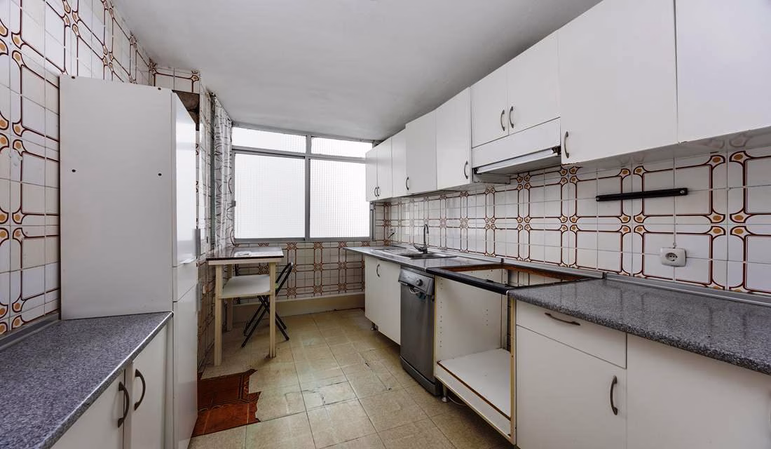 Ref: WS5441 — TORREVIEJA (Acequion Beach) – 3 Bedrooms Apartment on 3rd Floor with Lift Access and Terrace, 100m to the Beach. | White Villas in Spain Ref: WS5441 -- TORREVIEJA (Acequion Beach) - 3 Bedrooms Apartment on 3rd Floor with Lift Access and Terrace, 100m to the Beach. - Image 11