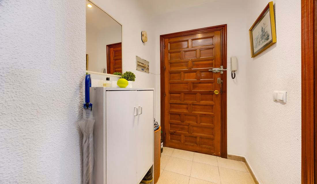 Ref: WS5443 — TORREVIEJA (Acequion Beach) – 2 Bedrooms Apartment on 4th Floor with Lift Access and Sea Views, 50m to the Beach | White Villas in Spain Ref: WS5443 -- TORREVIEJA (Acequion Beach) - 2 Bedrooms Apartment on 4th Floor with Lift Access and Sea Views, 50m to the Beach - Image 12